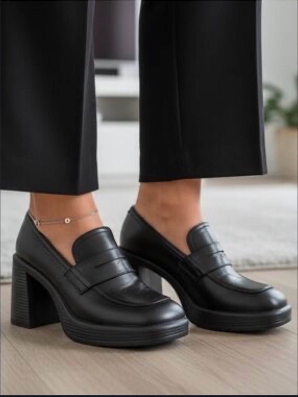 Zigi Soho Black Chunky Heeled Loafers Size 8.5